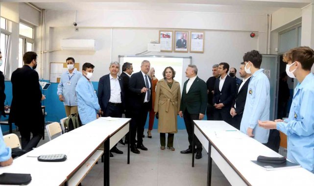 Mersin milletvekilleri MTOSB'nin çalışmalarını yerinde inceledi