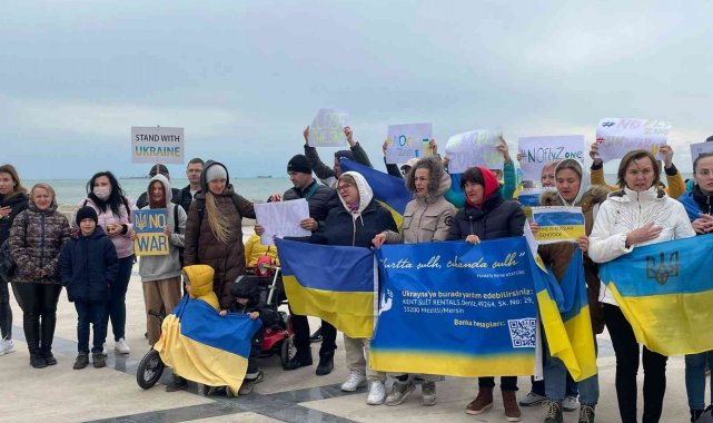 Mersin'deki Ukraynalılar, Rusya'nın saldırısını protesto etti
