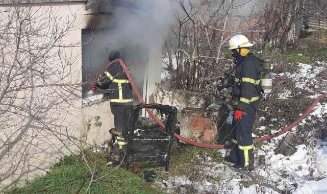 Metruk bina alevlere teslim oldu