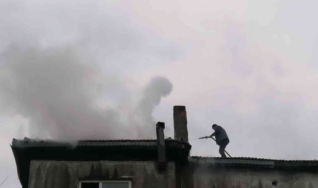 Metruk binada çıkan yangın söndürüldü