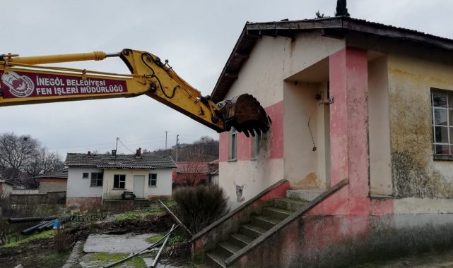 Metruk yapı ve eski okul binalarının yıkımı gerçekleşti
