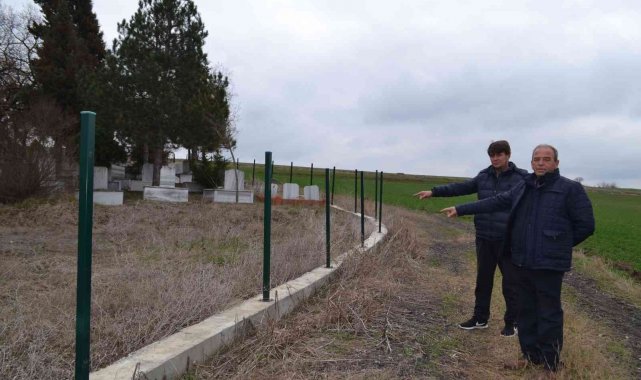Mezarlık demirlerini çalan hırsızlara muhtardan tepki: "Diriye saygıları yok ki ölüye saygıları kalsın, yazık olsun"