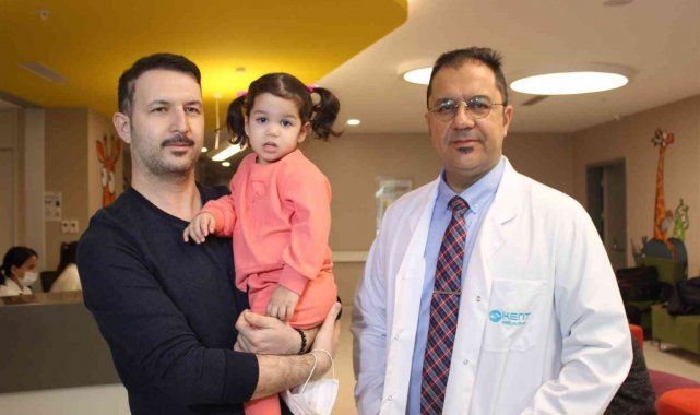 Mıknatıslı oyuncak yutan 2,5 yaşındaki Cemre ölümden döndü