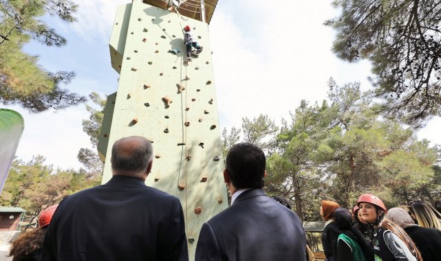 Milletvekili Koçer ile Fadıloğlu gençlerle buluştu