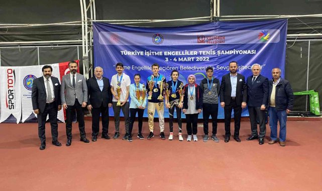 Milli tenisçilerden çifte başarı