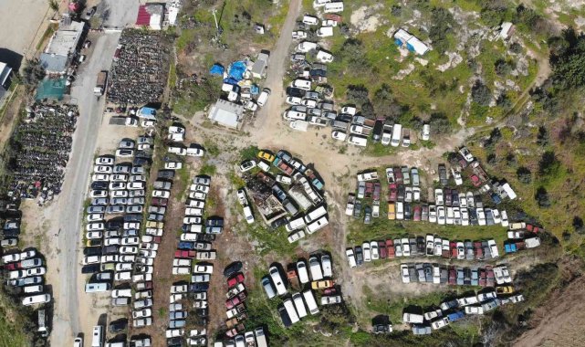 Milyonluk araçlar çürüyor