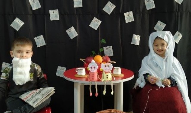 Minik öğrencilerden "Biz Yaşlanınca" gösterimi