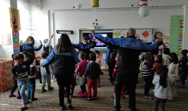 Minik öğrencilere polislik mesleği tanıtıldı