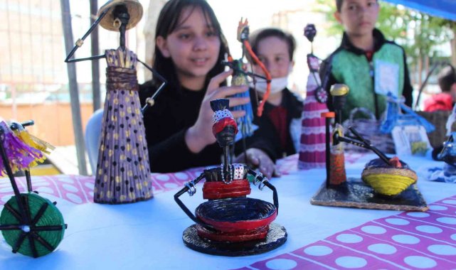 Minikler geri dönüşüm malzemelerine hünerlerini işledi