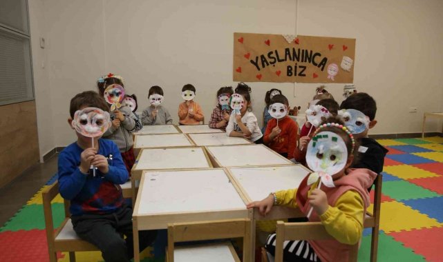 Miniklerden yaşlılara saygı haftası etkinliği