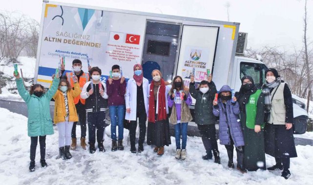 Mobil sağlık tarama aracı, minikler için yollarda