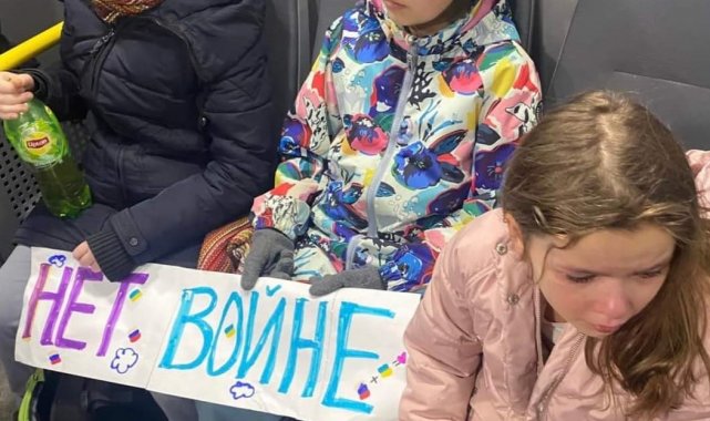 Moskova'da savaş karşıtı 2 anne ve 5 çocuk gözaltına alındı