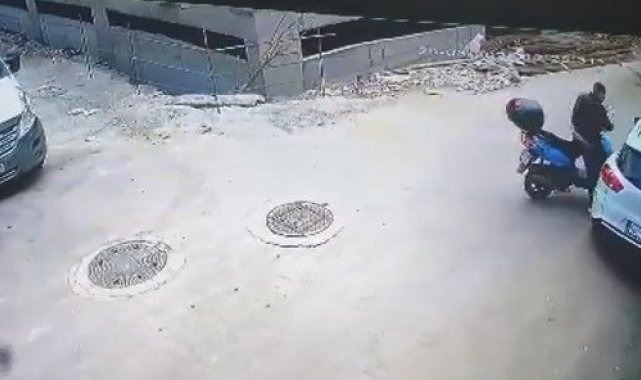 Motosiklet kullanmayı bilmeyen ve motosiklet çalan hırsızın komik anları kameralarda