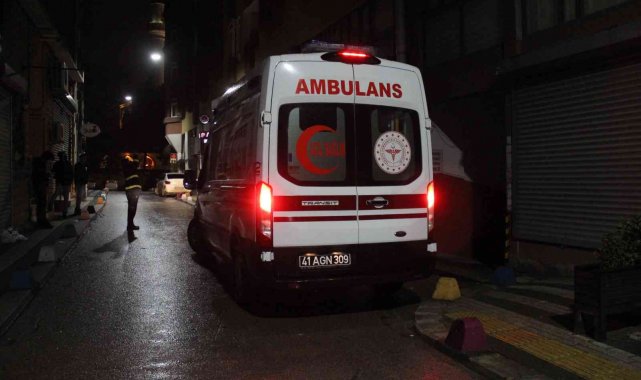 Motosiklet yayaya çarptı: 2 yaralı