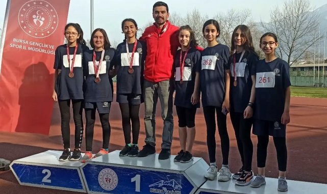 Mudanyalı atletler final için koştu