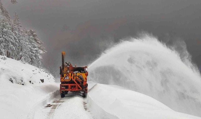 Muğla'nın bilinmeyen Sibiryası, uzun süren kar küreme çalışmaları sonrası ulaşıma açıldı