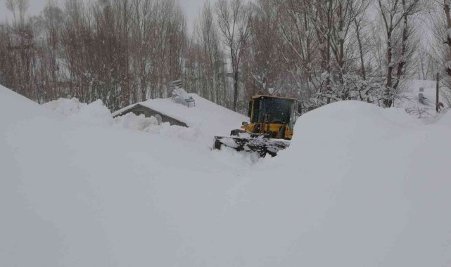 Muş'ta 169 köy yolu ulaşıma kapandı