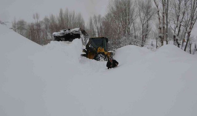 Muş'ta 316 köy yolu ulaşıma kapandı