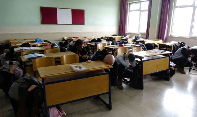 Muş'ta "Deprem Anı ve Tahliye Tatbikatı" düzenlendi