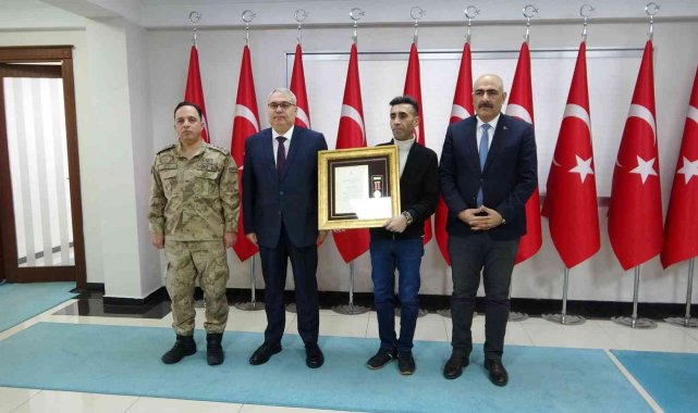 Muş'ta "Devlet Övünç Madalyası Beratı" takdim töreni