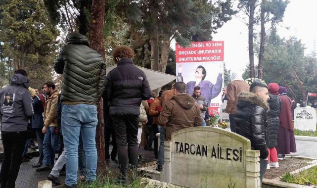 Müslüm Gürses ölümünün 9. yılında mezarı başında anıldı