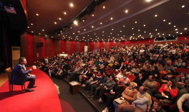 Nazilli&#039;de yüzlerce kişi kültür ve sanat için buluşuyor