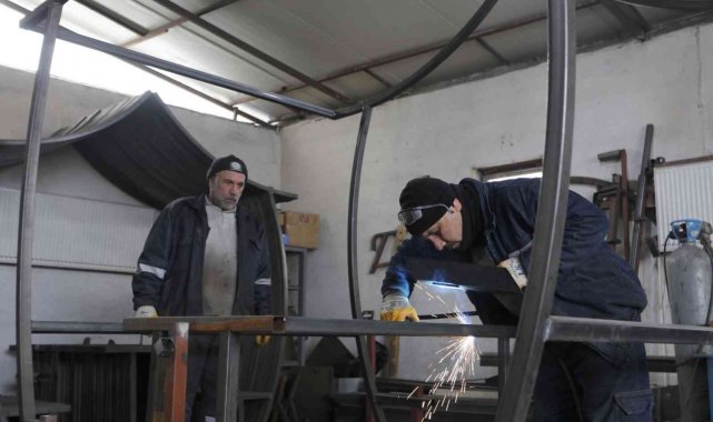 Nevşehir Belediyesi, Kent Mobilyalarını Atölyelerinde üretiyor