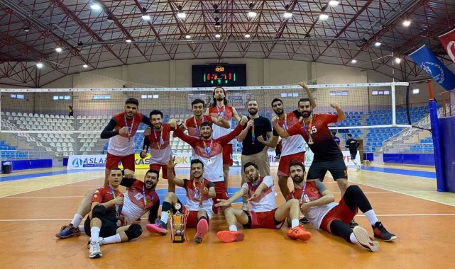 NEVÜ Erkek Voleybol Takımı 1. Lig Müsabakaları'nda 2. oldu