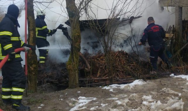 Odunluk yangını korkuttu