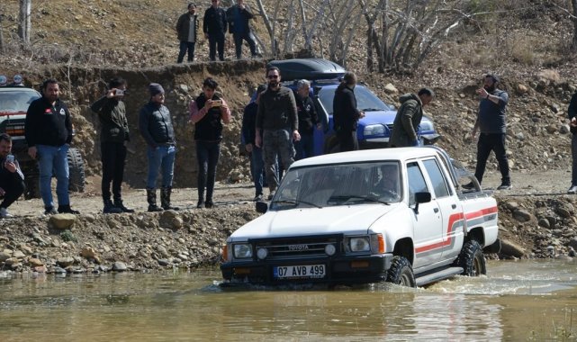 Off-road ekipleri Gediz'de buluştu