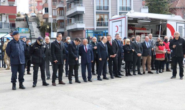 Öğrenciler, 5.3&#039;lük deprem tatbikatıyla tahliye edildi