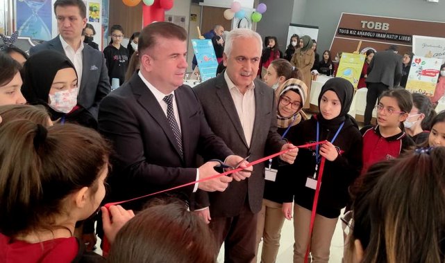 Öğrenciler I'Zerogen gezegenine seyahati ve yaşamayı tasarladı