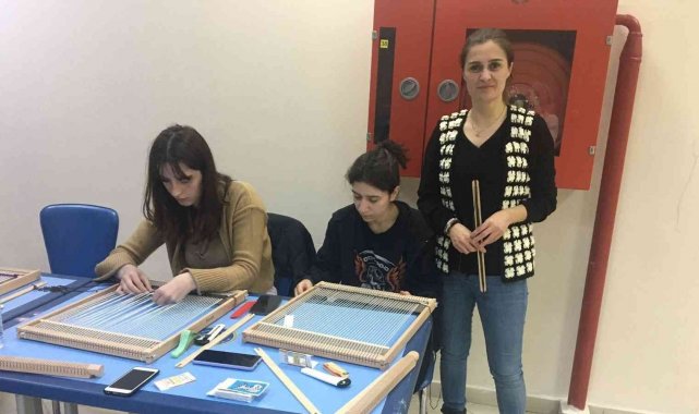 Öğrenciler için halı dokuma kursu açıldı