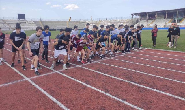 Öğrenciler kıyasıya yarıştı.