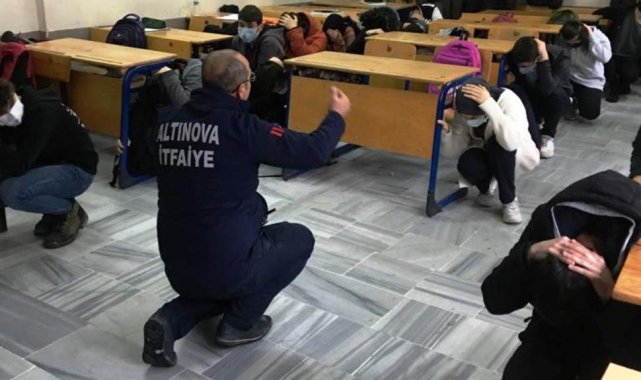 Öğrencilere, deprem ve yangın tatbikatı