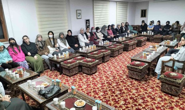 Öğrencilere dini bilgiler aktarılıyor