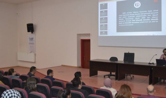 Oğuzeli meslek yüksekokulunda kariyer günleri etkinliği