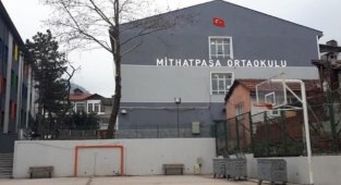 Okul müdüründen skandal talimat: Kız öğrenciler ile erkek öğrenciler birlikte oturmayacak