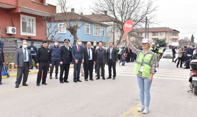 Okul önlerindeki trafik düzenini gönüllüler sağlayacak
