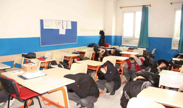 Okul zili yerine, alarm zilleri çaldı