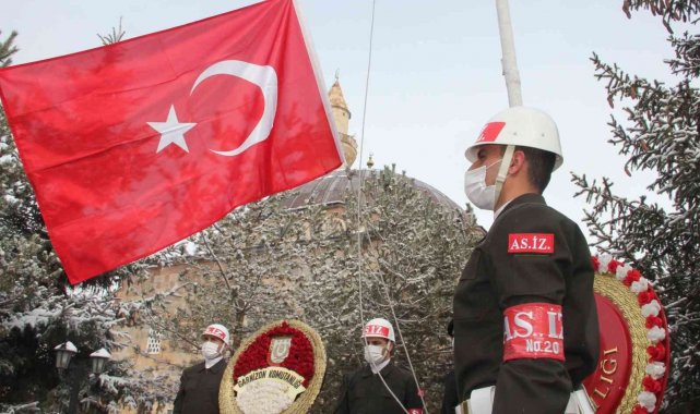 Oltu&#039;da Çanakkale Şehitleri anıldı