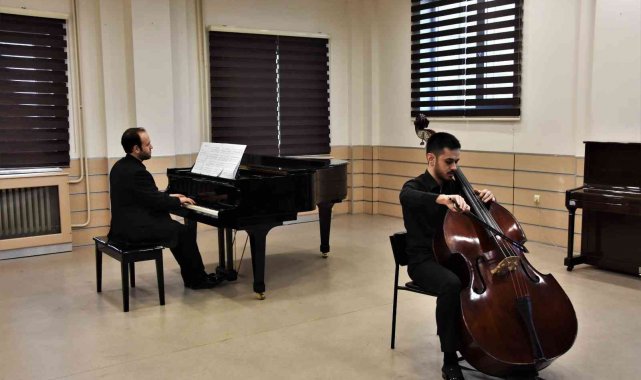 OMÜ'de kontrbas-piyano konseri