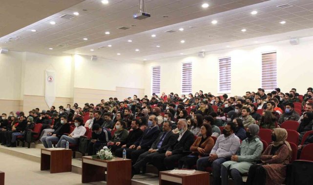 OMÜ&#039;lü öğrencilere muharip yapay zeka anlatıldı
