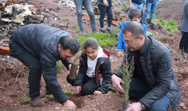 Ormancılık haftasında 400 fidan diktiler