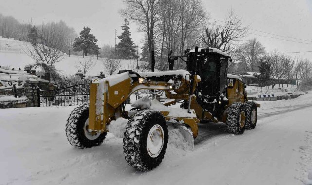 Osmangazi'de karlı yollara anında müdahale