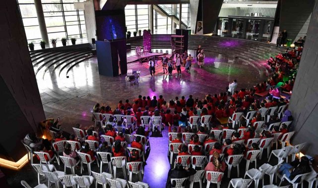 Osmangazi'de "Tıngır Mıngır Ülke" çocuklarla buluştu