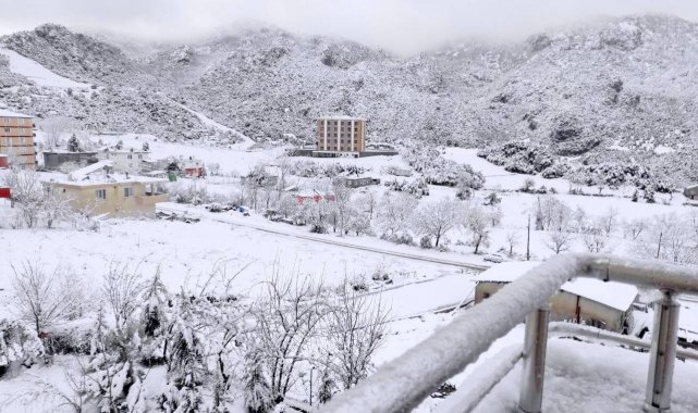 Osmaniye'nin yüksek kesimleri beyaza büründü