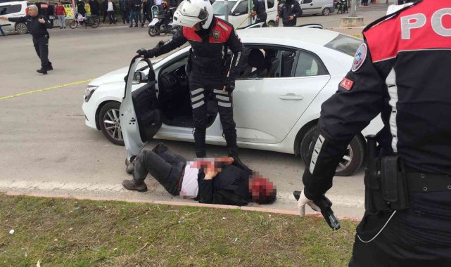 Otomobildeki &quot;aidat&quot; kavgasında ağır yaralanan şahıs hayata tutundu