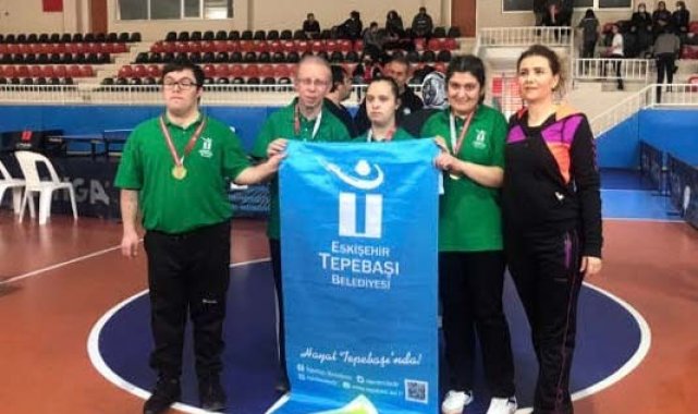 Özel bireyler başarılarıyla takdir topluyor