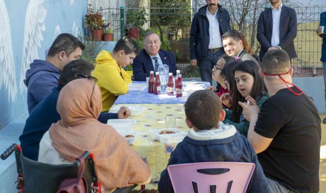 Özel sporculara hem malzeme hem de manevi destek